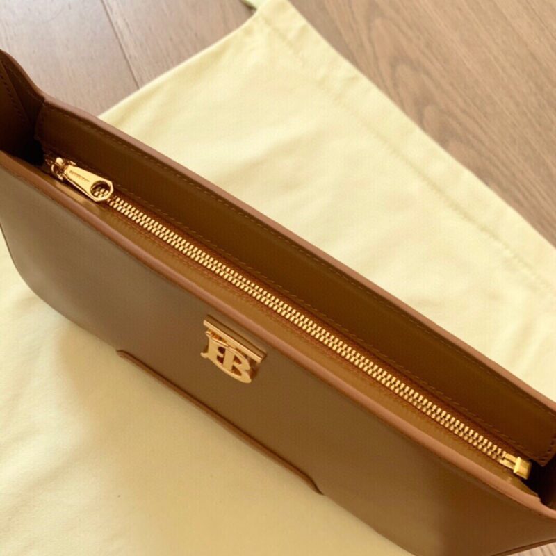 Burberry Armpit Bag-28X14X5CM - Image 7