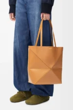 LOEWE Medium Puzzle Fold tote in shiny calfskin - Image 3