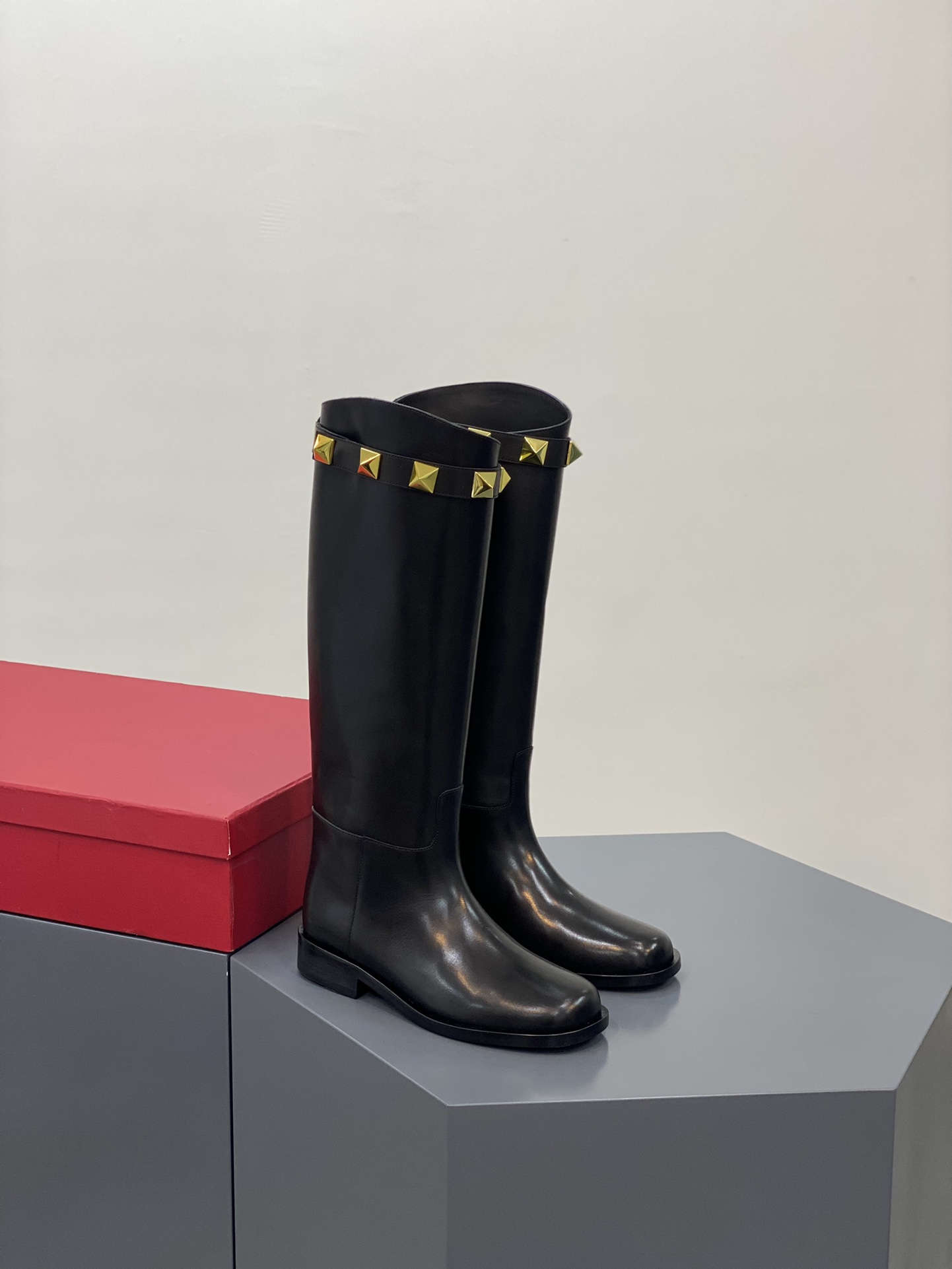 ac-2326554rwerwerwe_4_.jpg Valentino Boots - Image 1