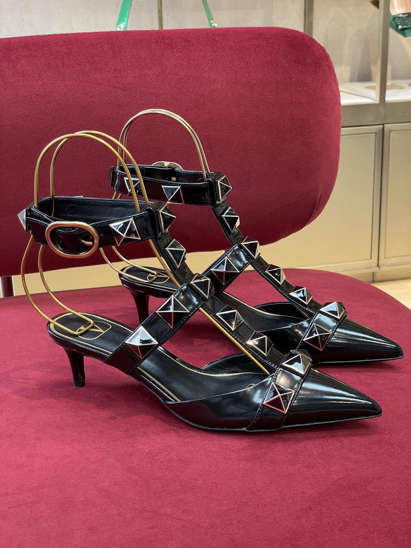 ac-2333665ewrrwe_1_.jpg Valentino 2022SS Heels(Size:35-42) - Image 1