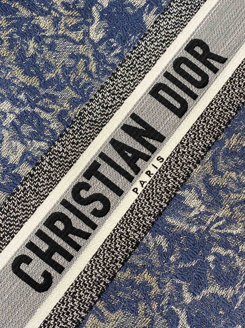 Diro Book Tote - Image 2