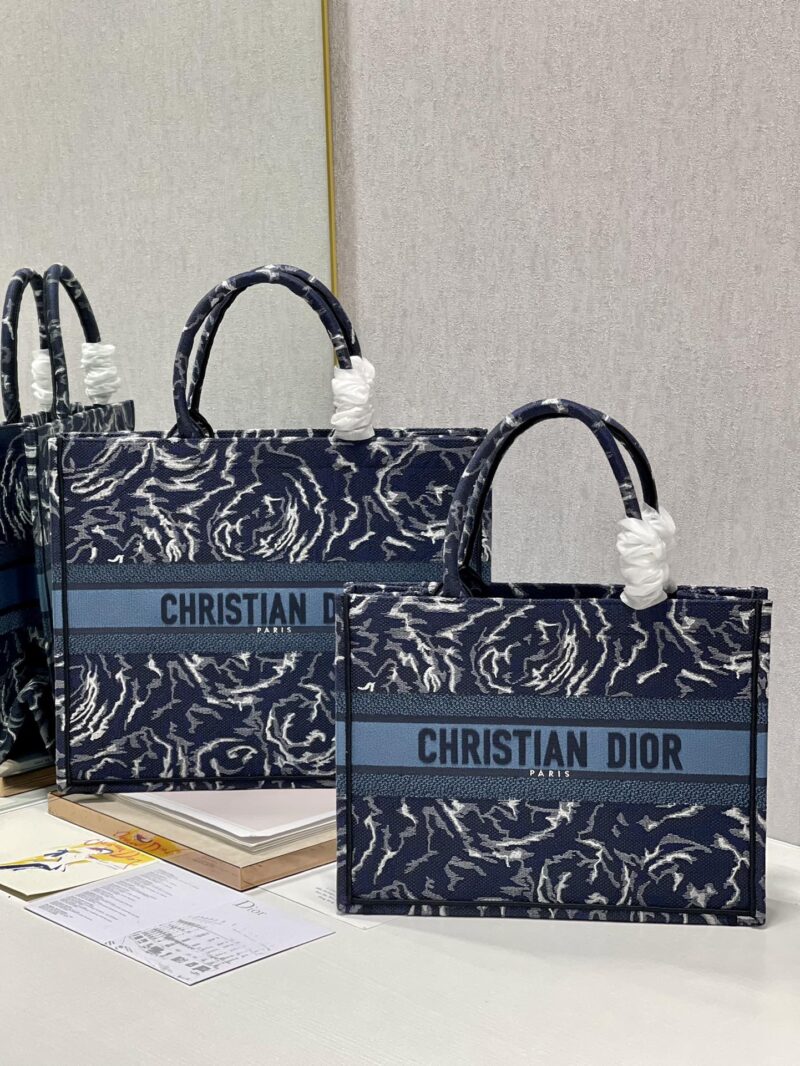 Diro Book Tote - Image 12