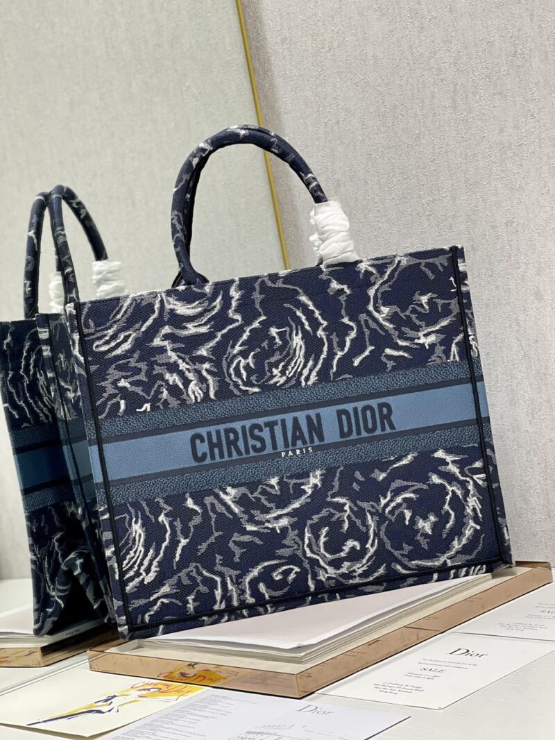 Diro Book Tote - Image 4