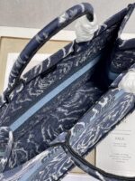 Diro Book Tote - Image 9