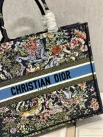 Diro Book Tote - Image 10