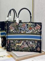 Diro Book Tote - Image 12