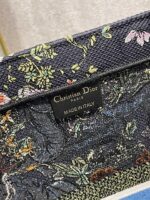 Diro Book Tote - Image 14