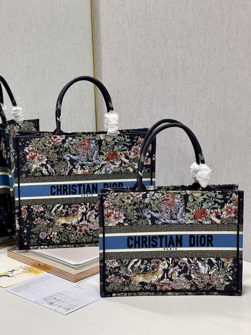 Diro Book Tote - Image 2