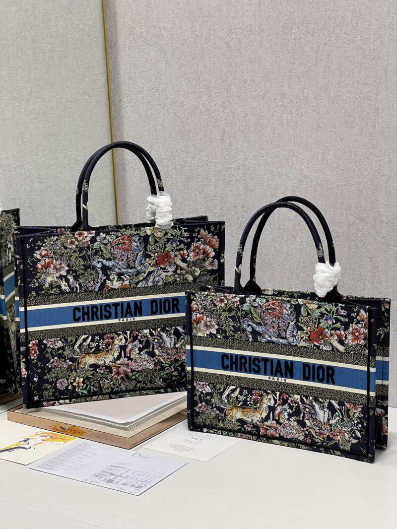 Diro Book Tote - Image 4