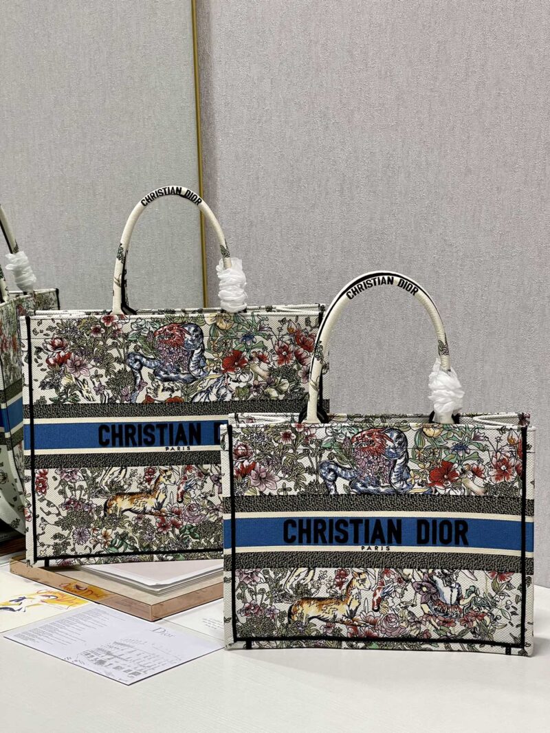 Diro Book Tote - Image 4