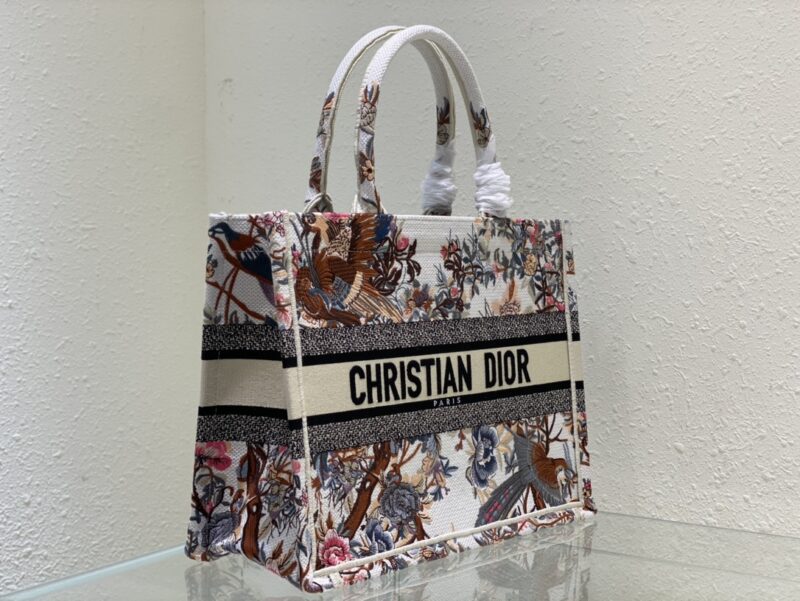 Diro Book Tote - Image 11