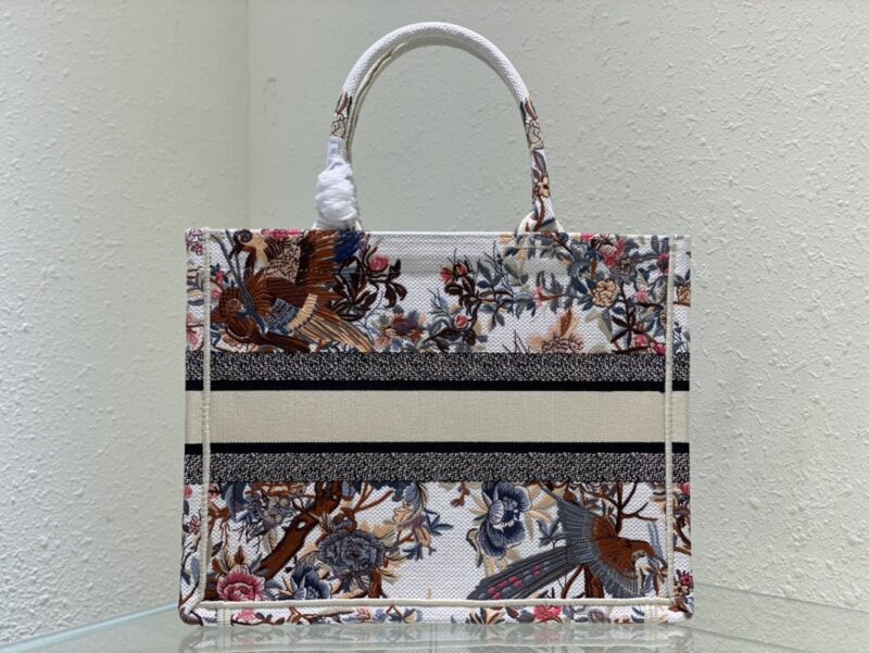 Diro Book Tote - Image 3