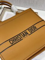 Diro Book Tote - Image 13