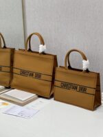 Diro Book Tote - Image 3