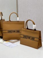 Diro Book Tote - Image 5