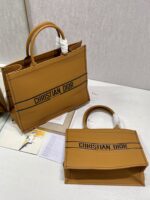 Diro Book Tote - Image 6