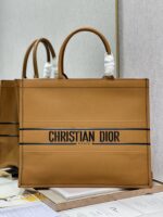 Diro Book Tote - Image 7