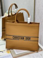 Diro Book Tote - Image 9