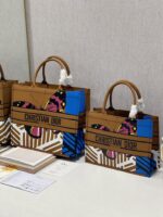 Diro Book Tote - Image 2