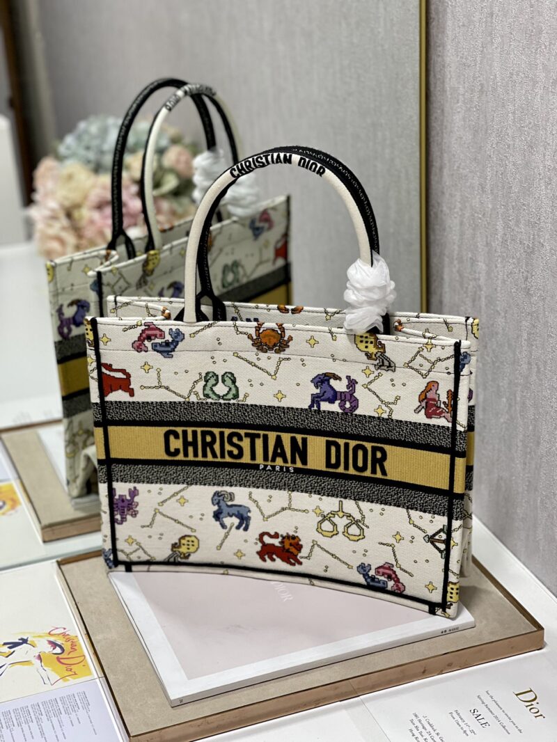 Diro Small Book Tote-36.5CM - Image 9