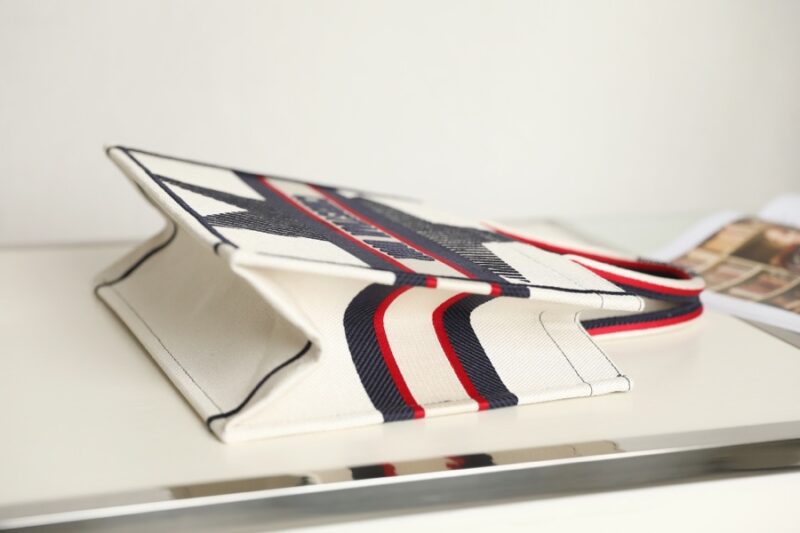 Diro Small Book Tote-36.5CM - Image 4