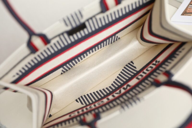 Diro Small Book Tote-36.5CM - Image 3