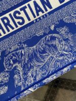 Diro Small Book Tote-36.5CM - Image 4