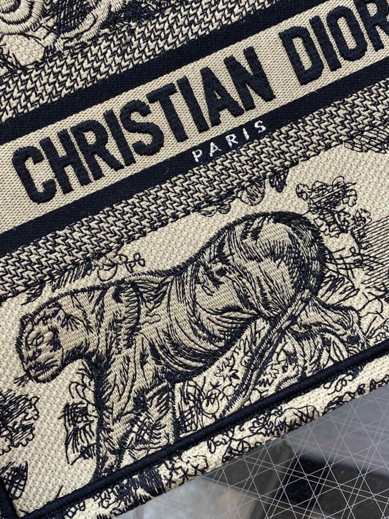 Diro Small Book Tote-26*8*22CM - Image 2