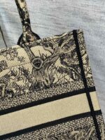 Diro Small Book Tote-26*8*22CM - Image 5