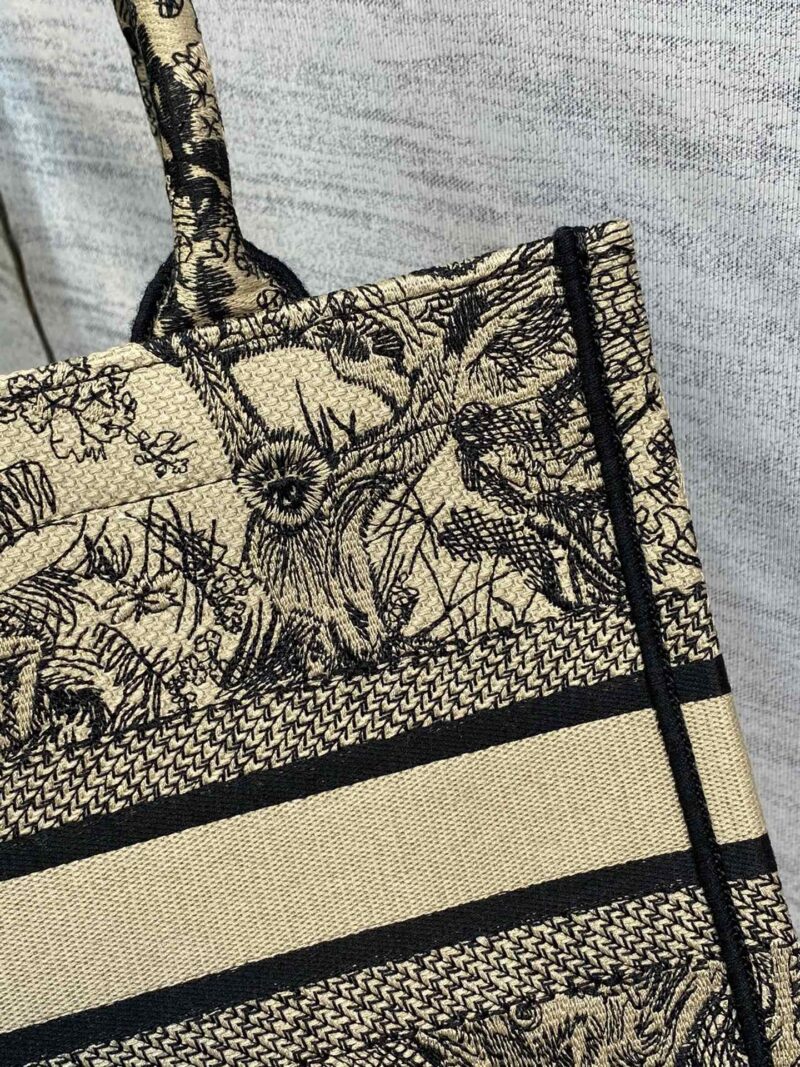 Diro Small Book Tote-26*8*22CM - Image 5