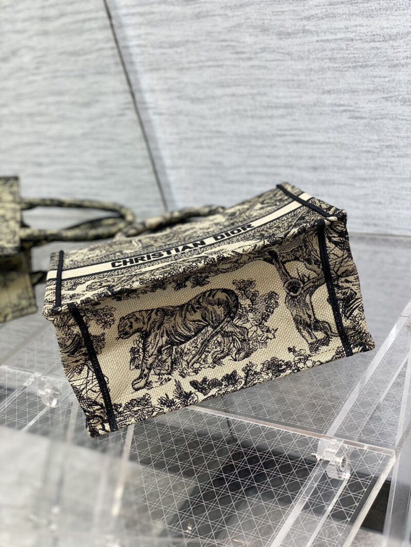 Diro Small Book Tote-26*8*22CM - Image 7