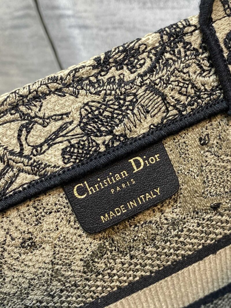 Diro Small Book Tote-26*8*22CM - Image 9