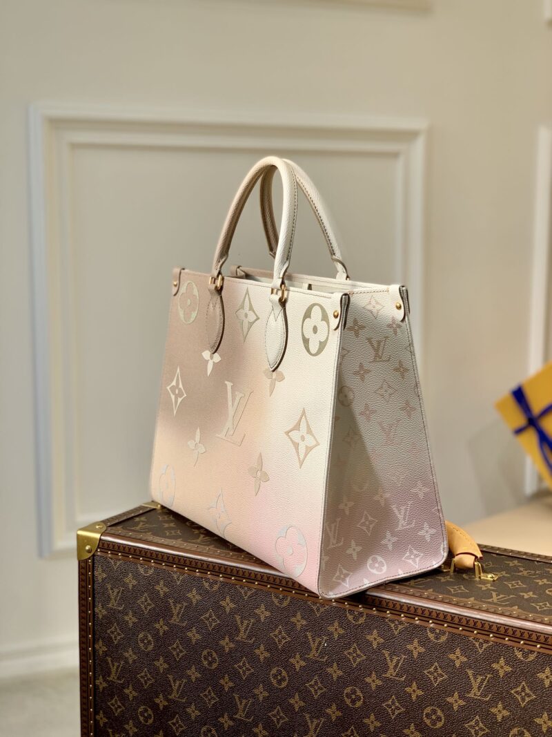 Louis Vuitton Onthego Handbag-25*19*11.5 CM - Image 3