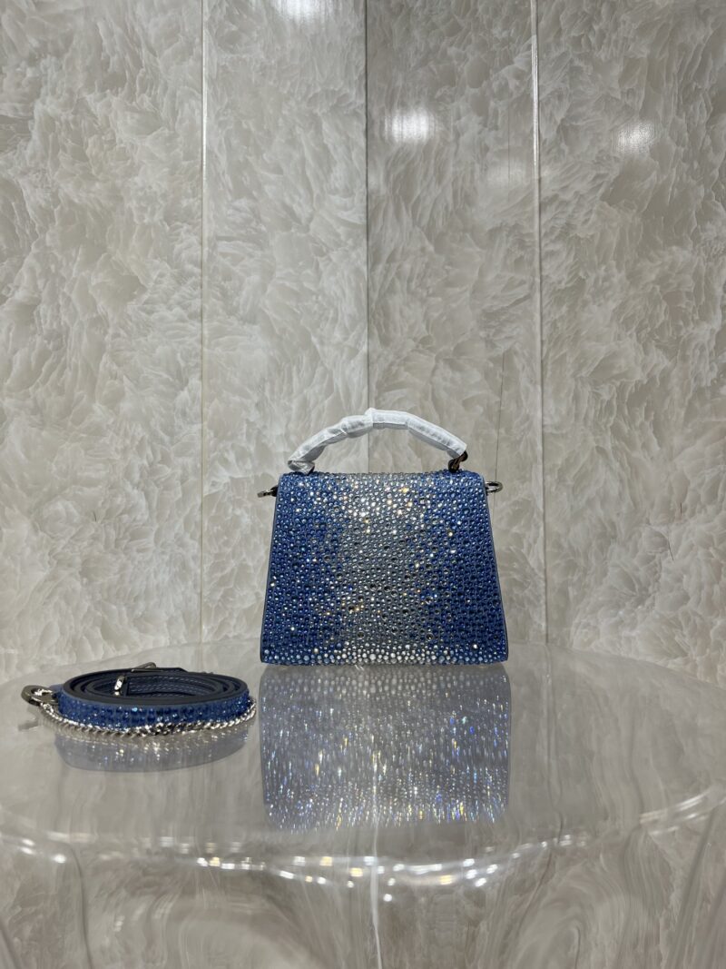 Valentino Vlogo Signature Chain Bag-19*13*9CM - Image 4