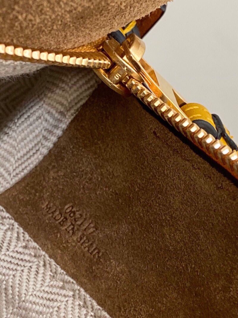 Lowee Puzzle Small Bag-24*10*14CM - Image 3