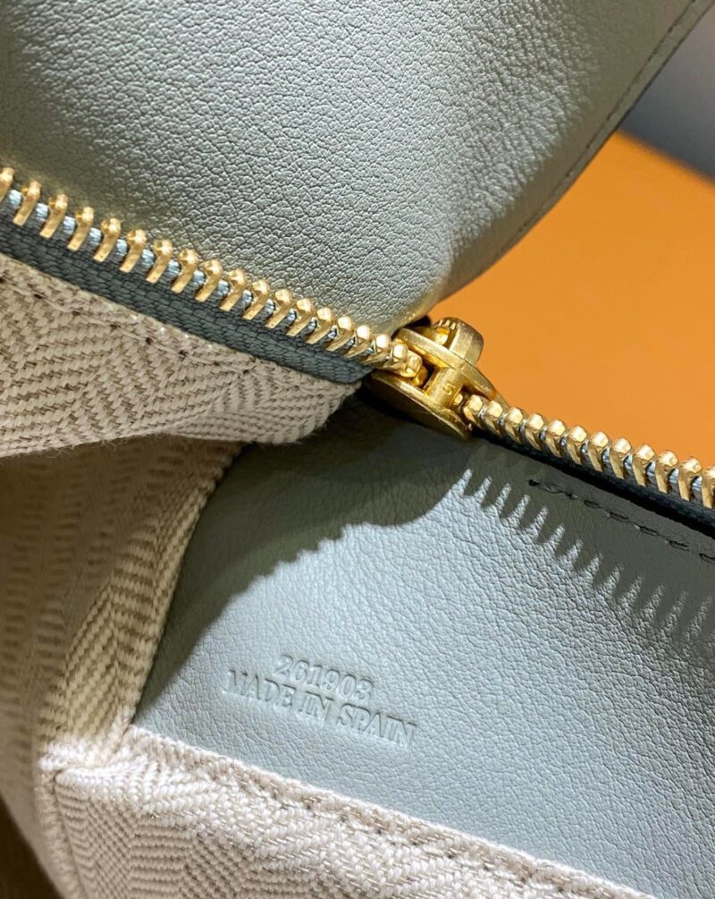 Lowee Puzzle Small Bag-24*10*14CM - Image 8