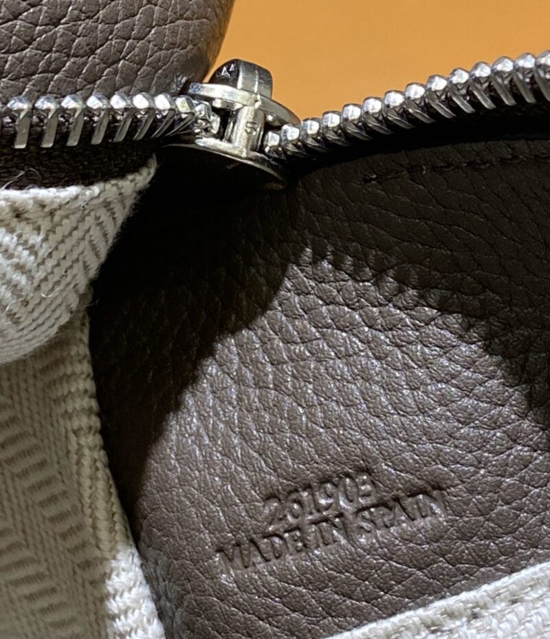 Lowee Puzzle Small Bag-24*10*14CM - Image 5