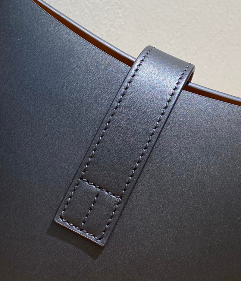 Lowee Moulded Bucket Bag-24*16*12CM - Image 5