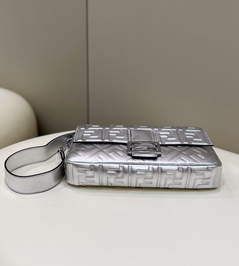 Fendi Baguette Bag - Image 4