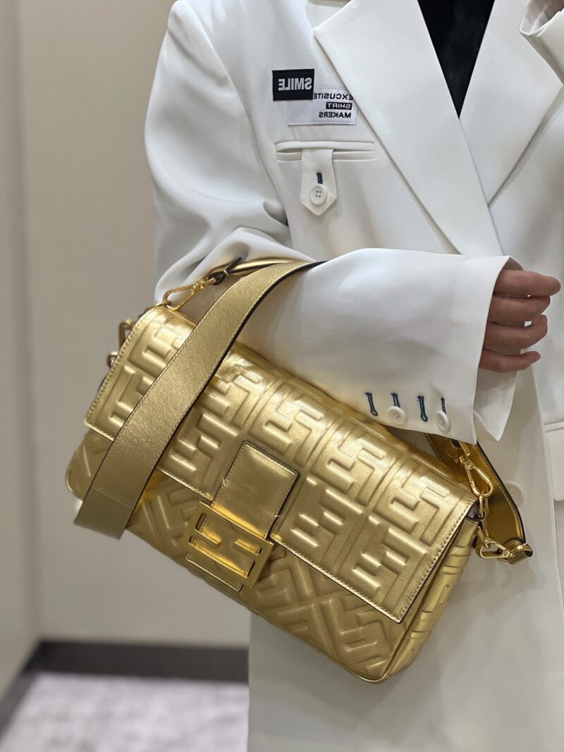 Fendi Baguette Bag - Image 12