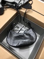 Balenciag Le Cagole Handbags-Crocodile-26*16*10CM - Image 4