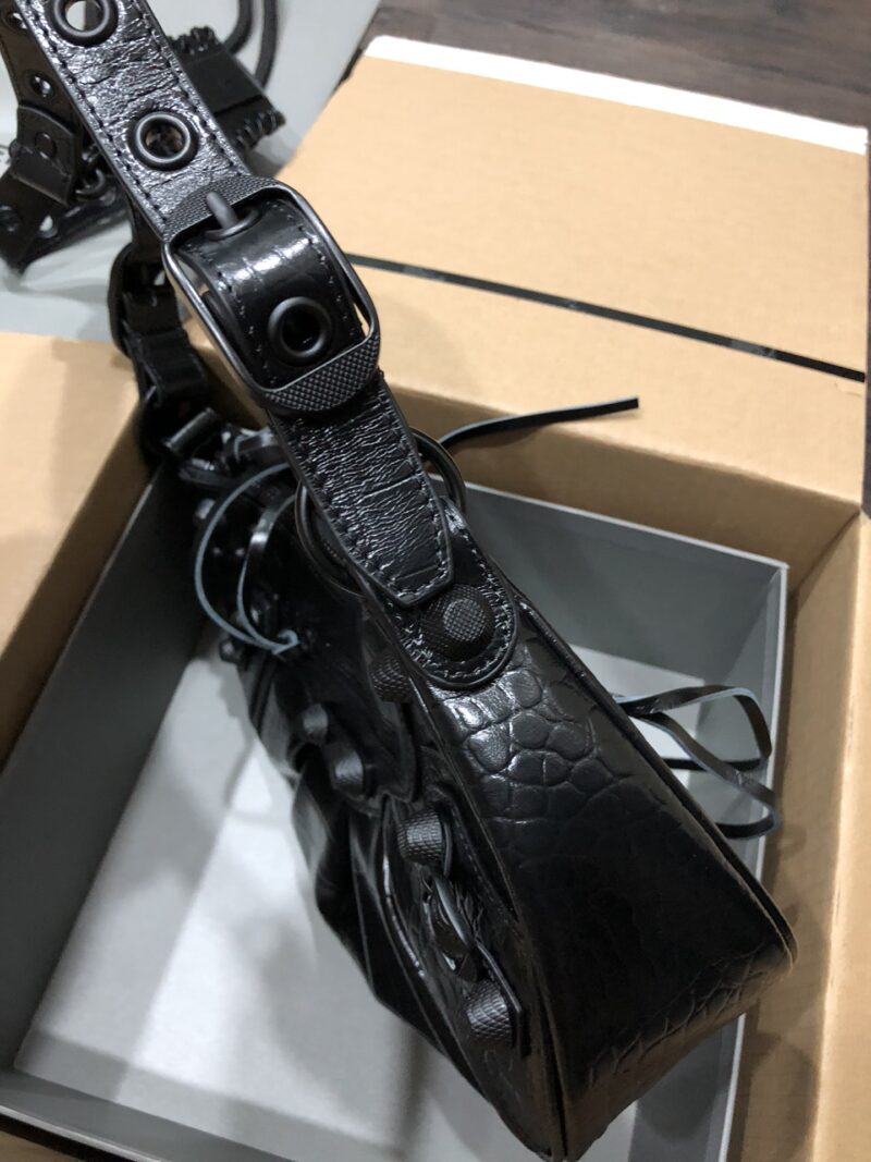 Balenciag Le Cagole Handbags-Crocodile-33*16*8CM - Image 2