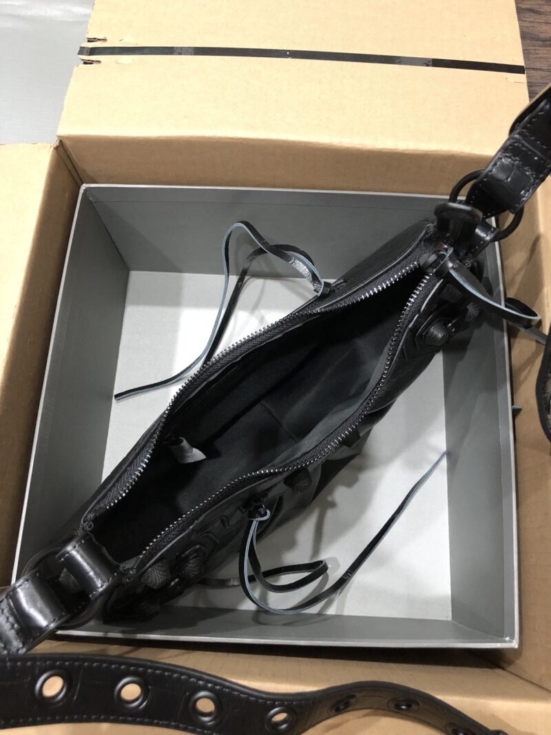 Balenciag Le Cagole Handbags-Crocodile-33*16*8CM - Image 5