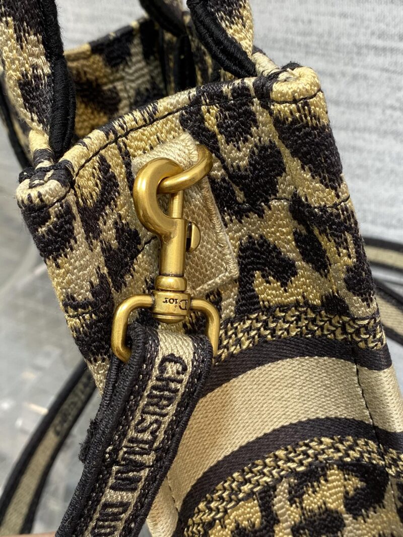 Diro Mini Book Tote-13.5*5*18CM - Image 8