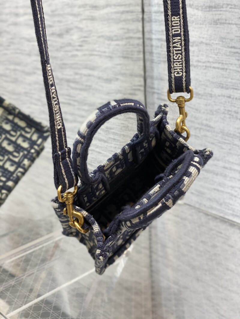 Diro Mini Book Tote-13.5*5*18CM - Image 9