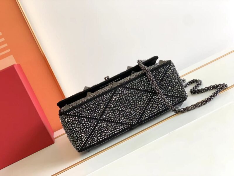 Valentino Roman Stud The Soulder BAG In Nappa With Chain-26x16x8CM - Image 2