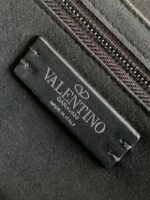 Valentino Roman Stud The Soulder BAG In Nappa With Chain-26x16x8CM - Image 8