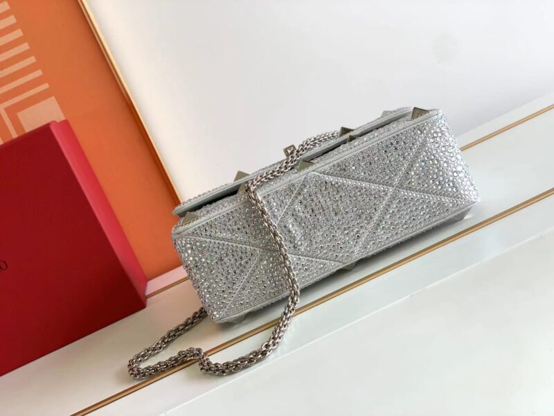 Valentino Roman Stud The Soulder BAG In Nappa With Chain-26x16x8CM - Image 4