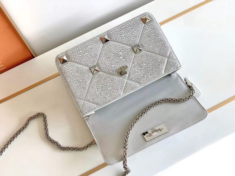 Valentino Roman Stud The Soulder BAG In Nappa With Chain-26x16x8CM - Image 5