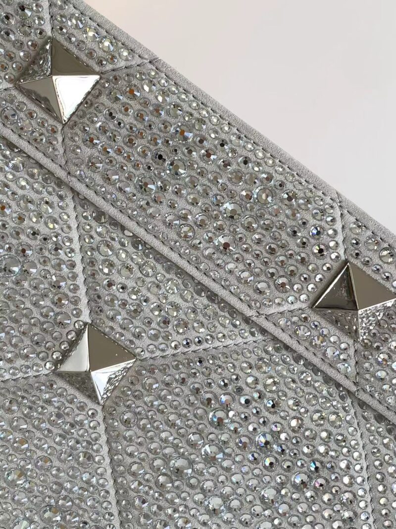 Valentino Roman Stud The Soulder BAG In Nappa With Chain-26x16x8CM - Image 8